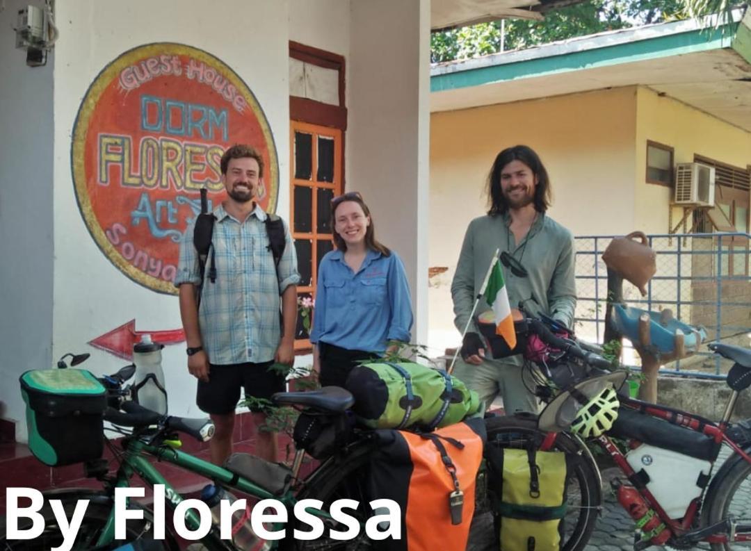 Guest House Dorm Floressa Maumere Exteriér fotografie